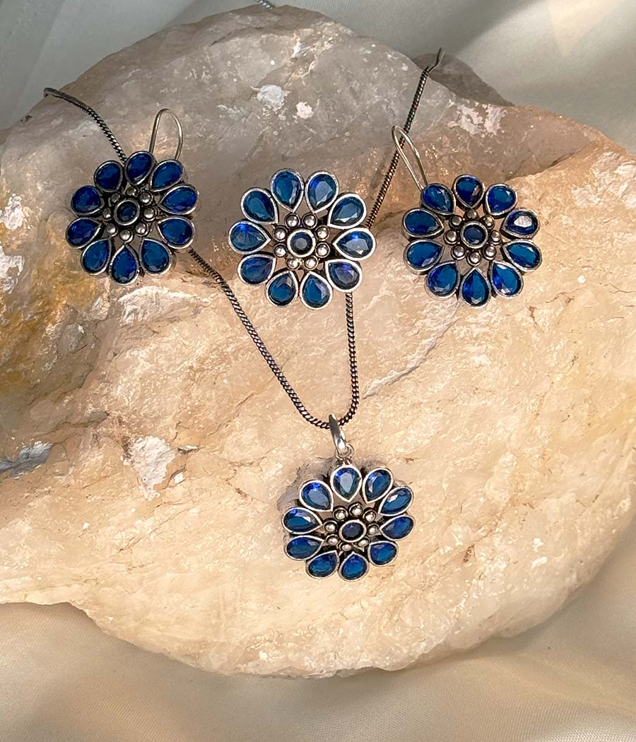 Sapphire Blossom Pendant Set