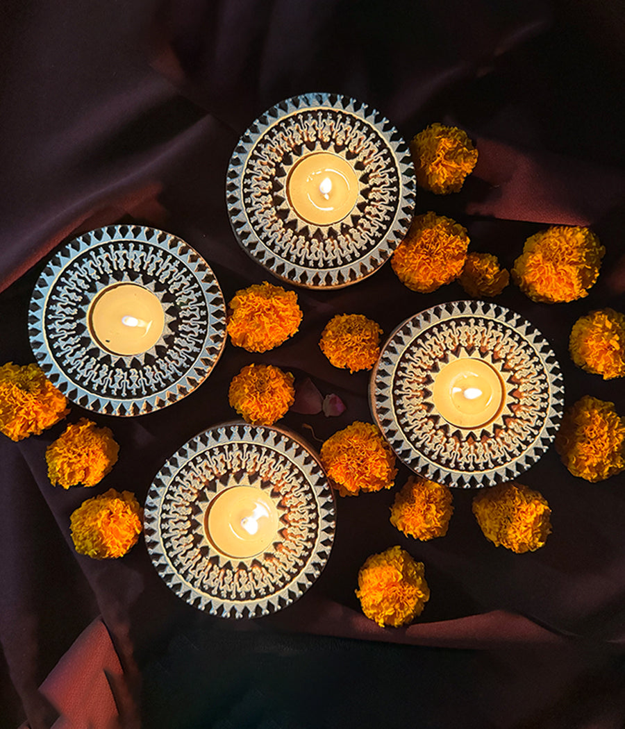 Wooden Devotion Diya (Set of 4 Diyas)