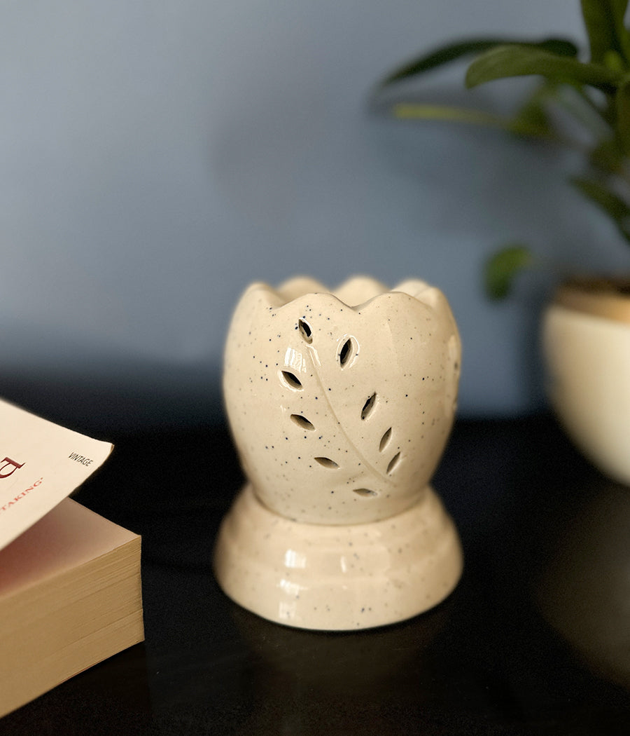 Ivory Leaf Ceramic Diffuser