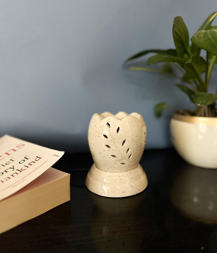 Ivory Leaf Ceramic Diffuser