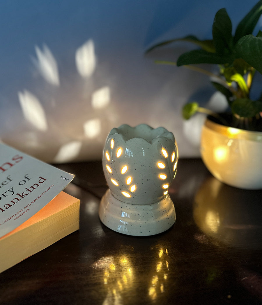 Ivory Leaf Ceramic Diffuser