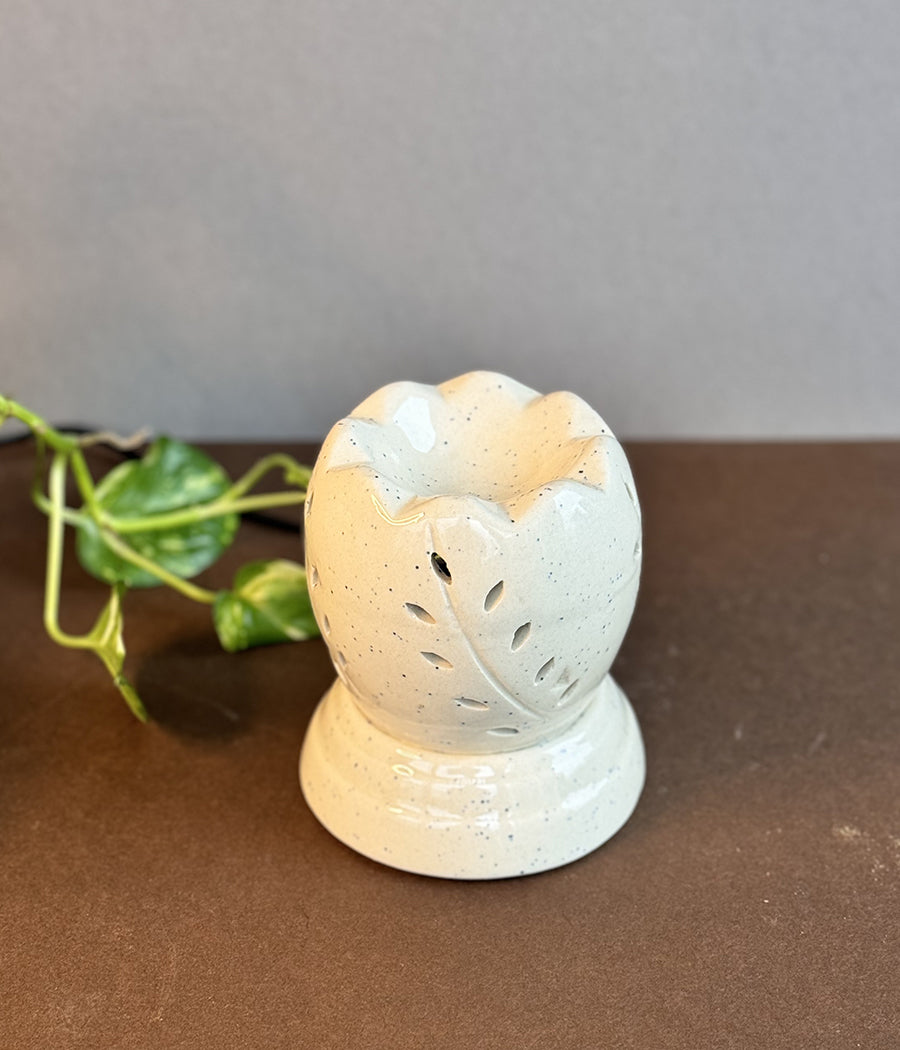 Ivory Leaf Ceramic Diffuser