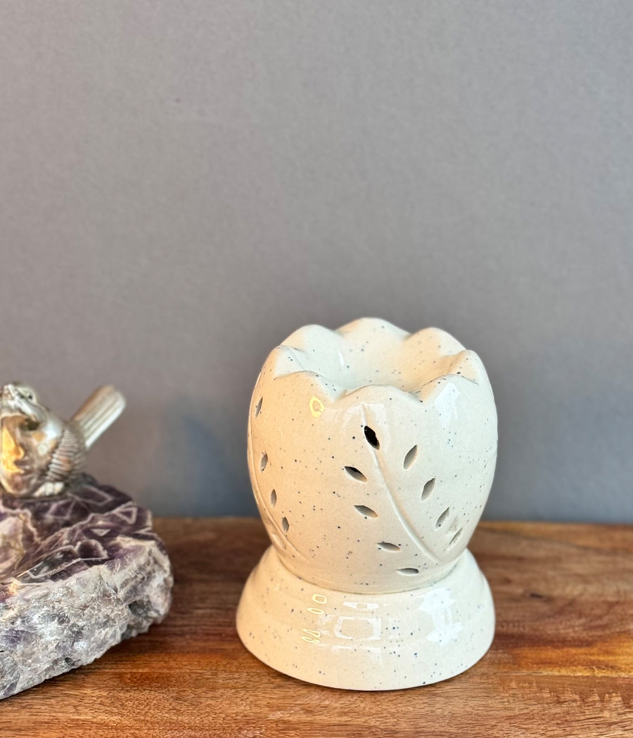 Ivory Leaf Ceramic Diffuser