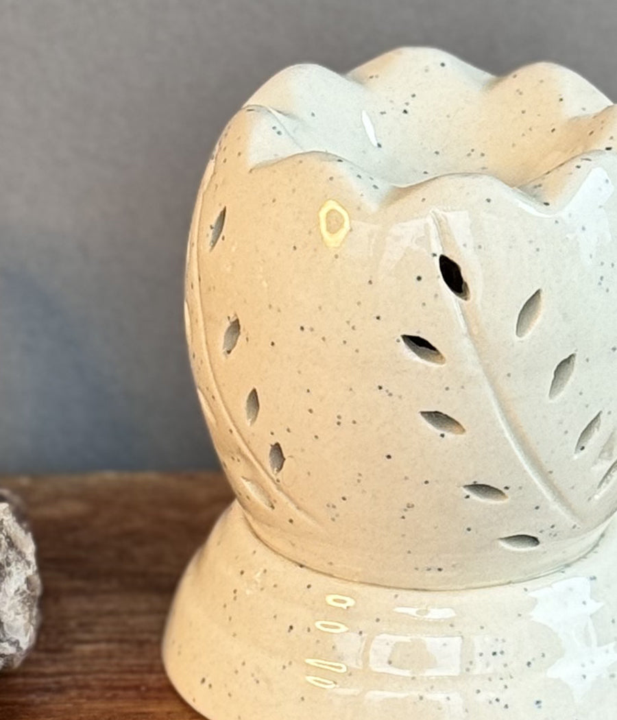 Ivory Leaf Ceramic Diffuser