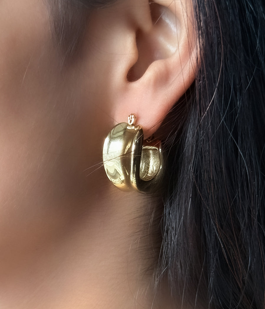 CHUNKY GOLD HOOP EARRINGS