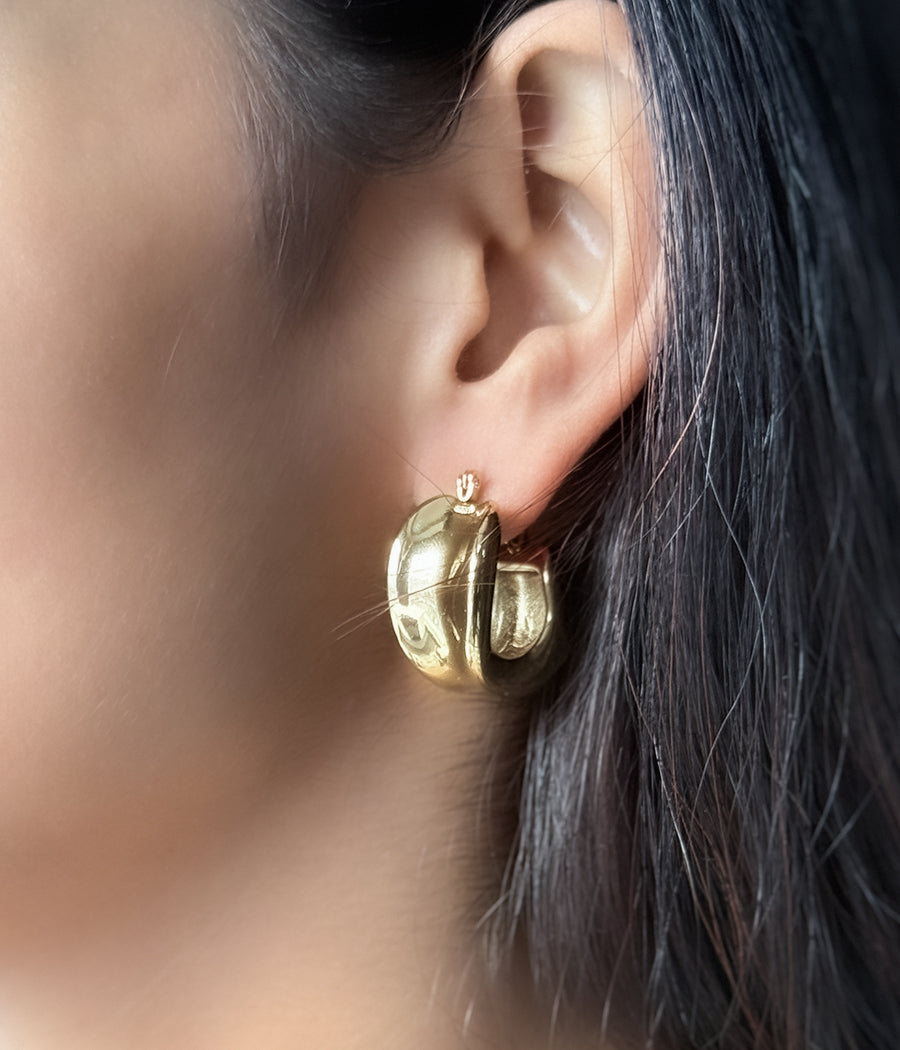 CHUNKY GOLD HOOP EARRINGS