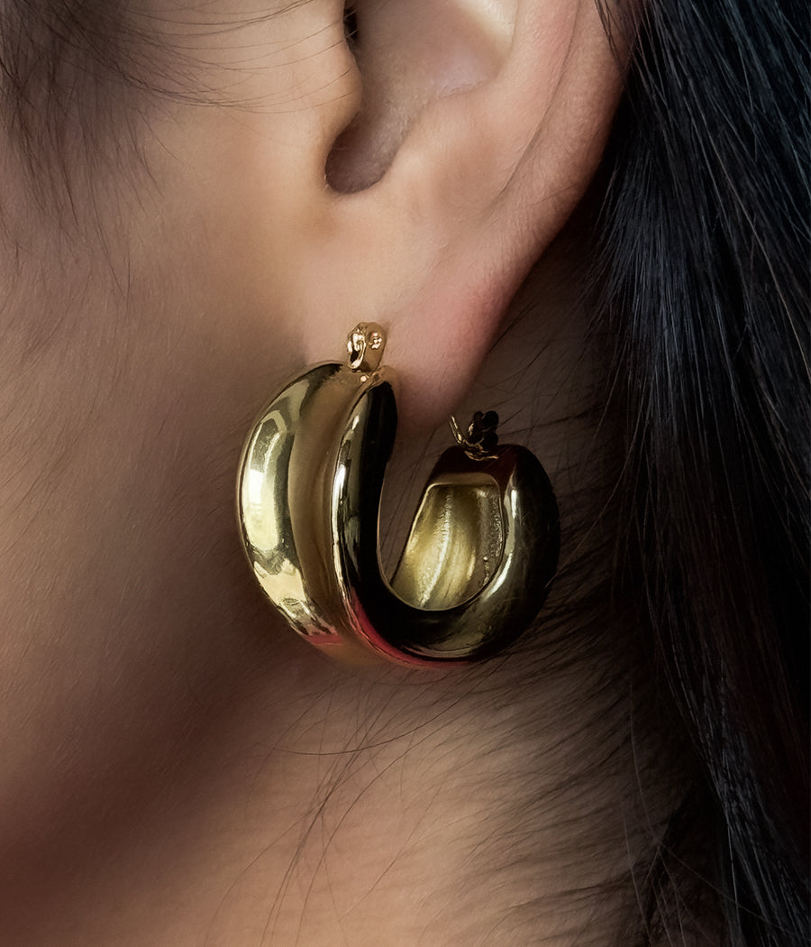 CHUNKY GOLD HOOP EARRINGS