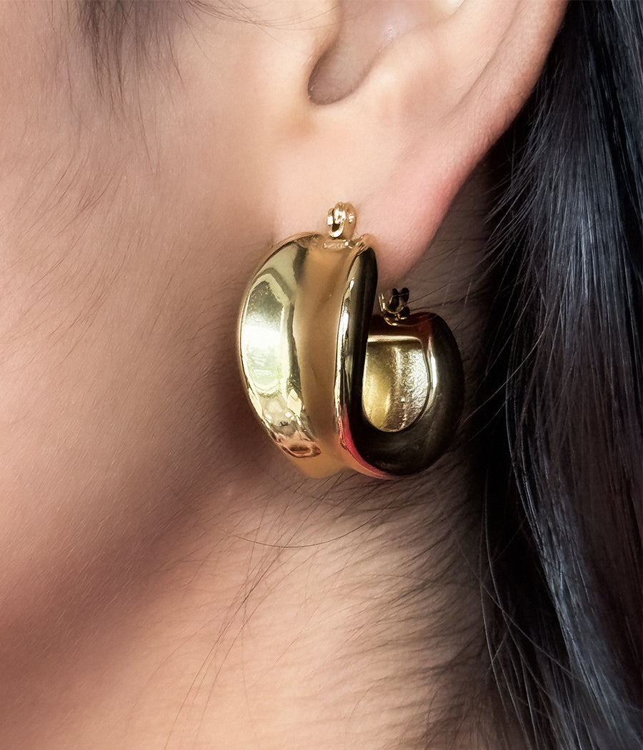 CHUNKY GOLD HOOP EARRINGS