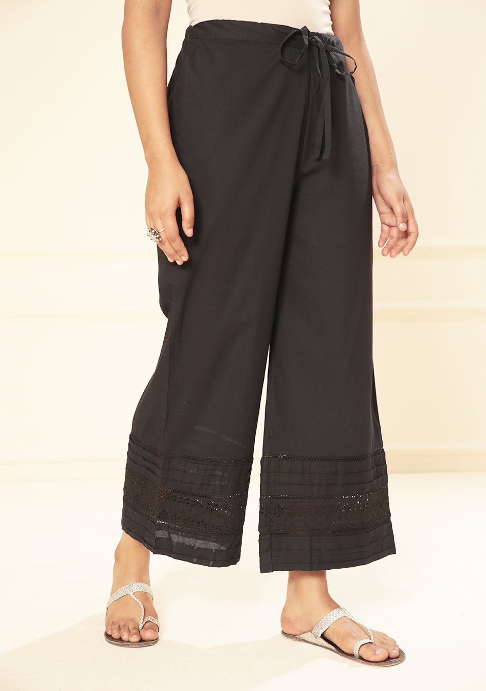 BLACK SCHIFFLY BORDER PANT