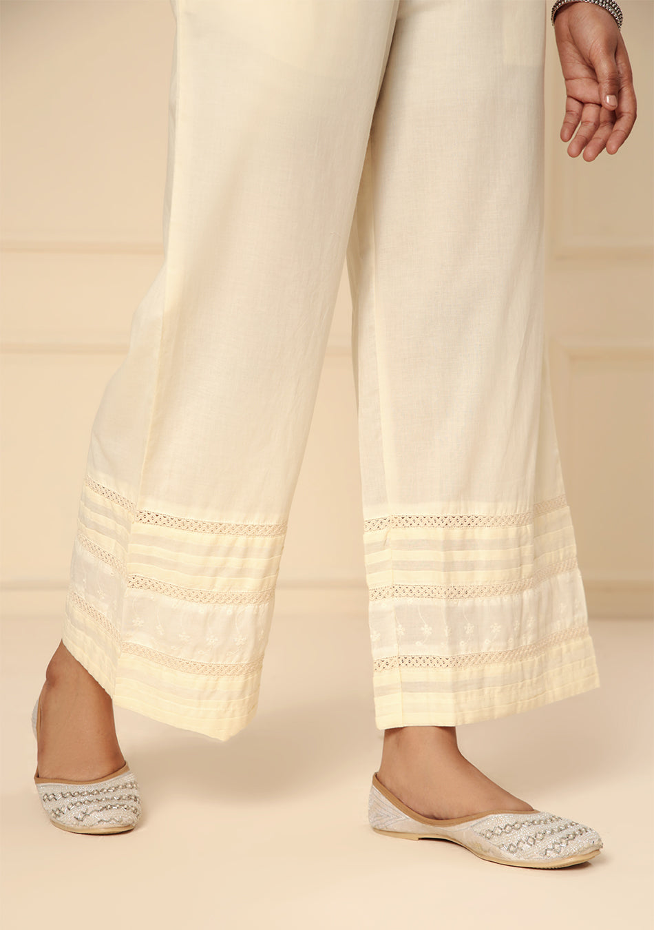 CREAM SCHIFFLY BORDER PANT