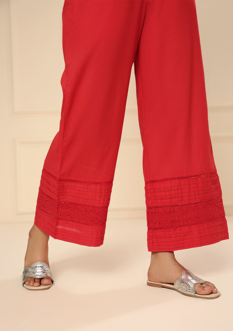 RED SCHIFFLY BORDER PANT