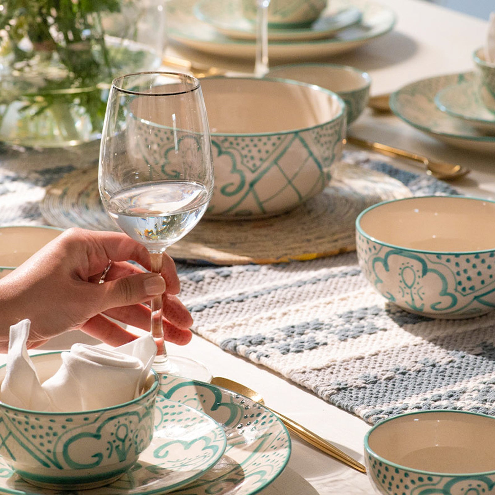 45 Lovely Place Settings to Inspire Your Wedding Reception Tables