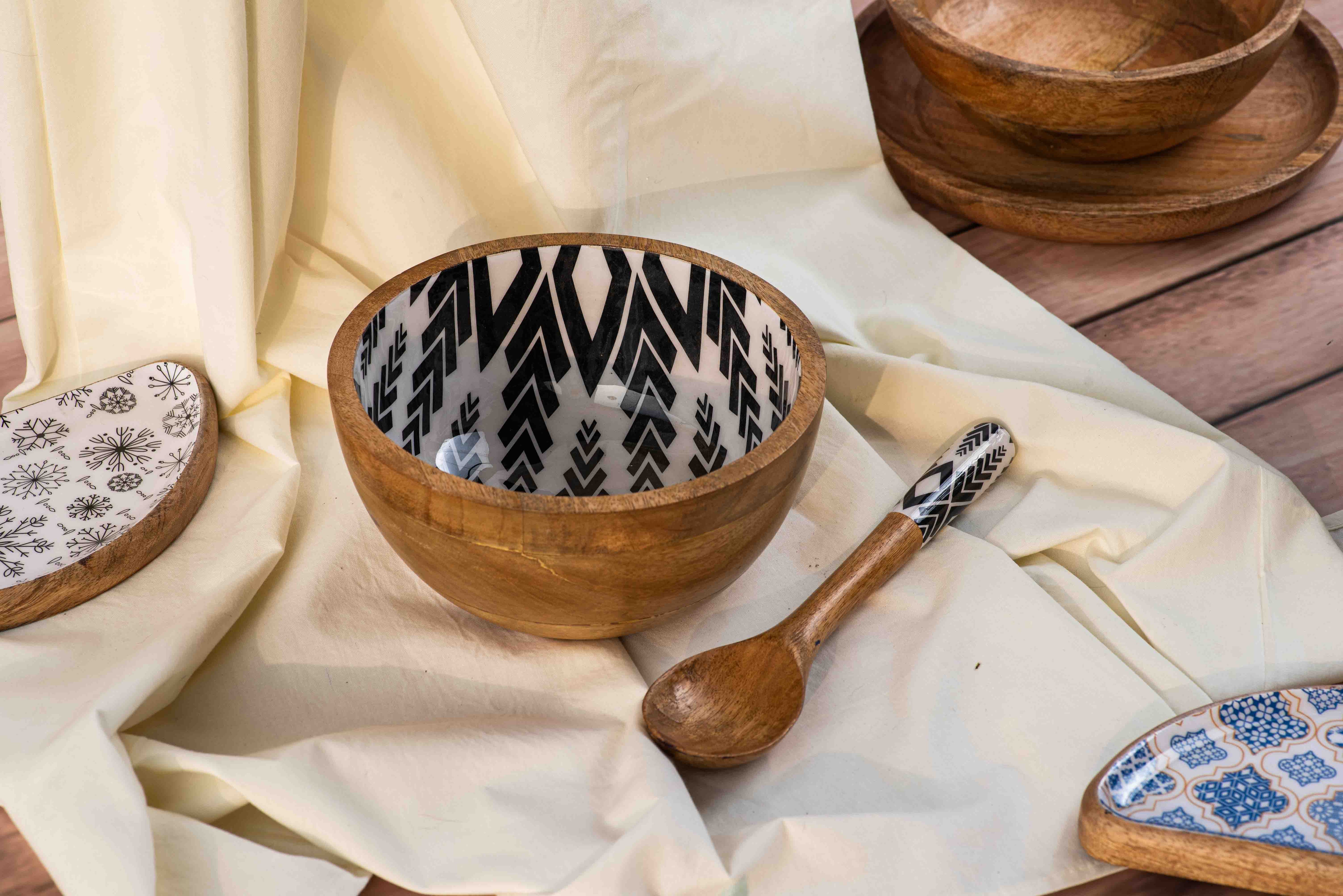 Zebra Salad Bowl with Serving Spoon