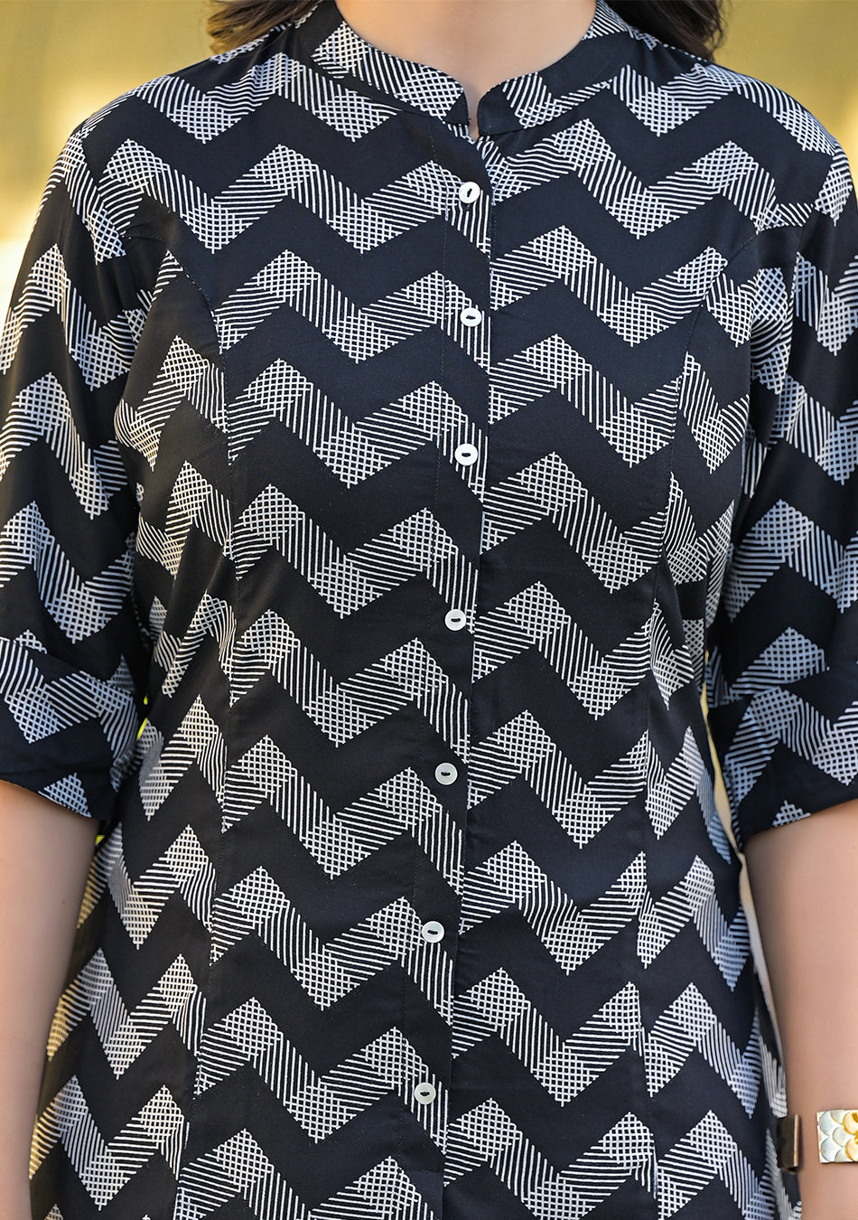 Black Rayon Zigzag Print Shirts Style Top