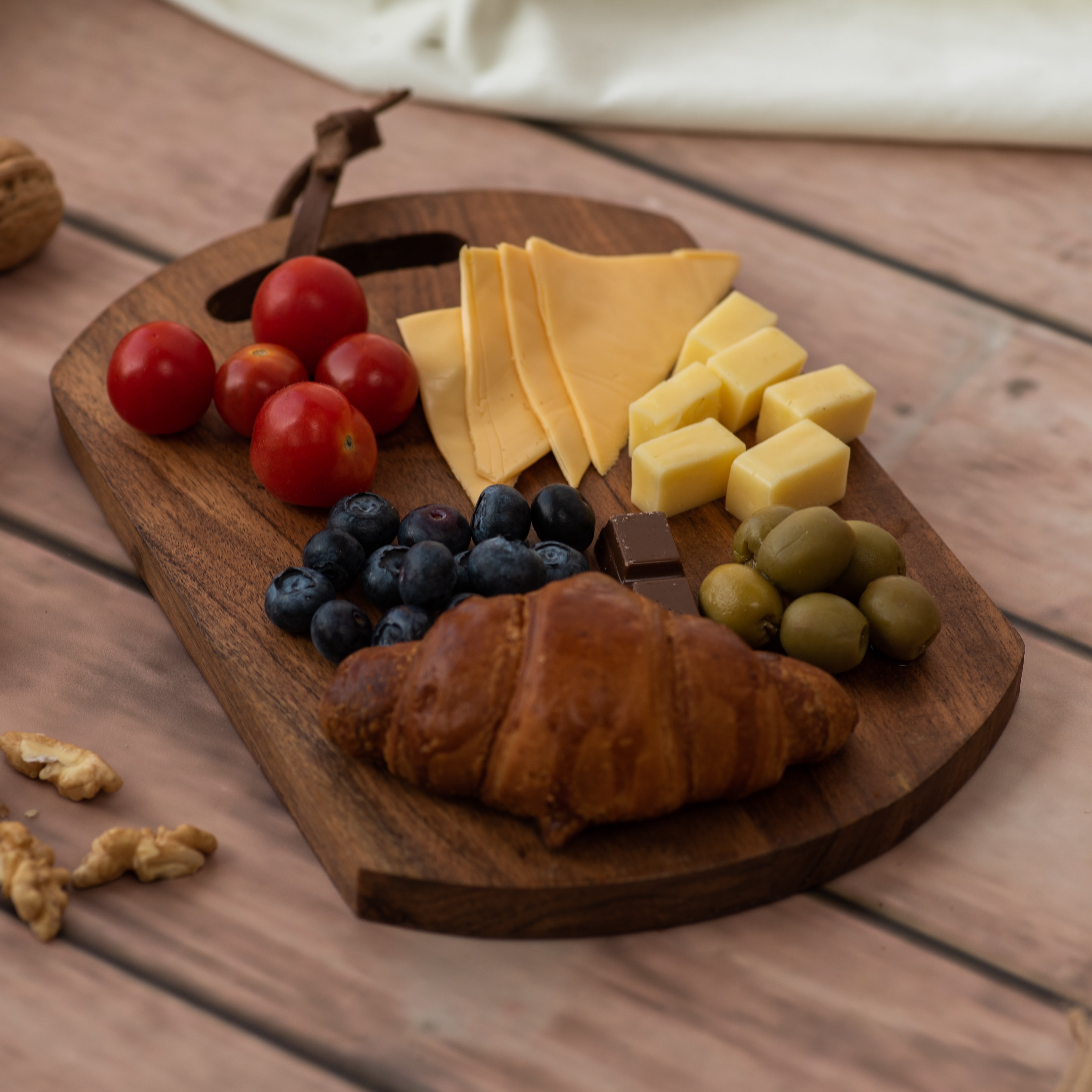 Serene Chopping/Cheese Board