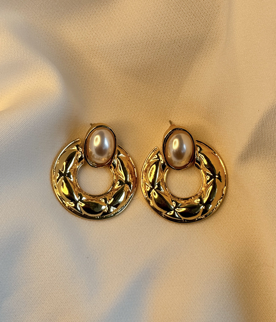 VINTAGE PEARL CREST EARRINGS