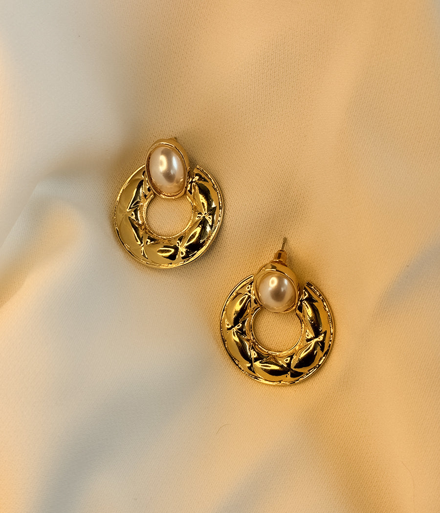 VINTAGE PEARL CREST EARRINGS