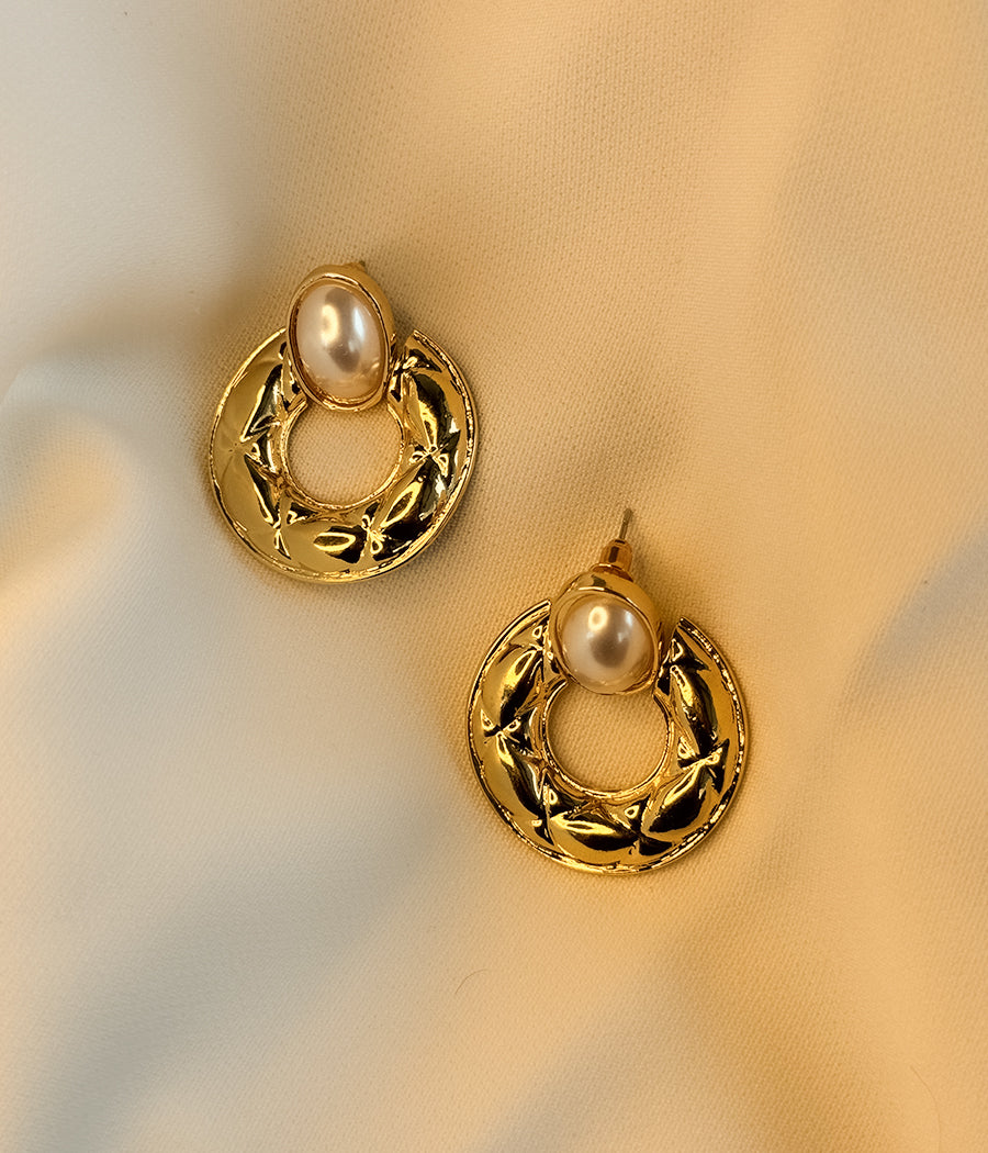 VINTAGE PEARL CREST EARRINGS