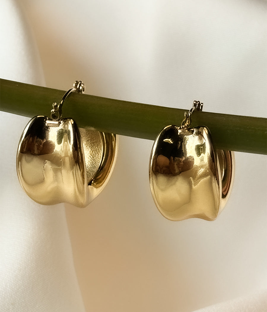 CHUNKY GOLD HOOP EARRINGS