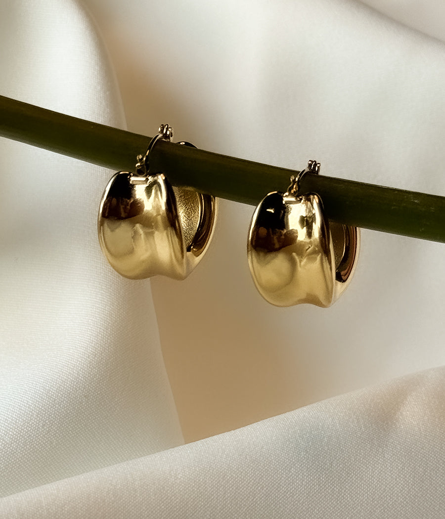 CHUNKY GOLD HOOP EARRINGS