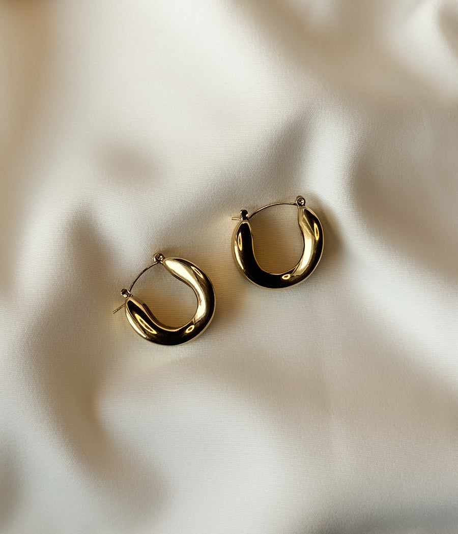 CHUNKY GOLD HOOP EARRINGS