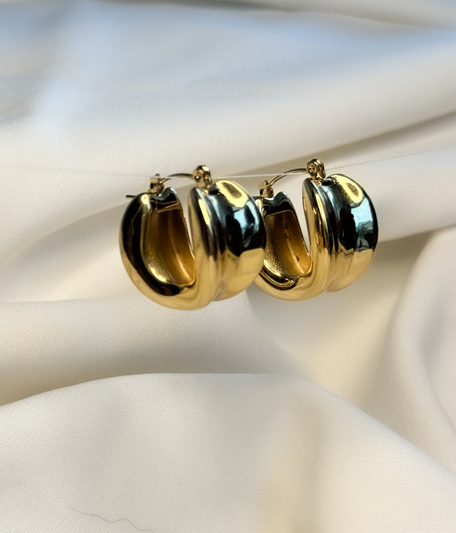 CHUNKY GOLD HOOP EARRINGS