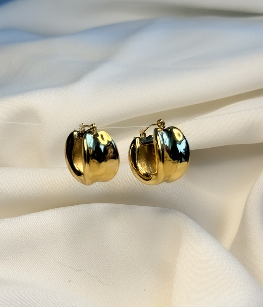 CHUNKY GOLD HOOP EARRINGS