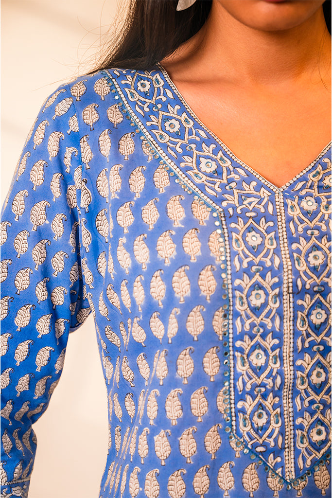 Blue Kurta with Leaf Patterns